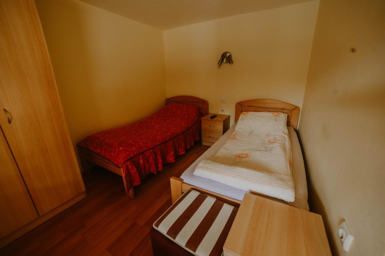 Vila Angelina Kušići Rum bild